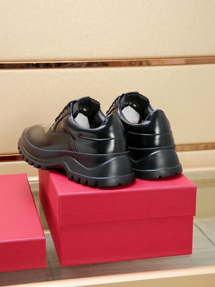 Ferragamo Business Leather Dress Shoes in Shiny Black Leather Derby