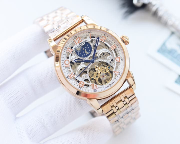 Patek Philippe Men's Automatic Watch in Gold
