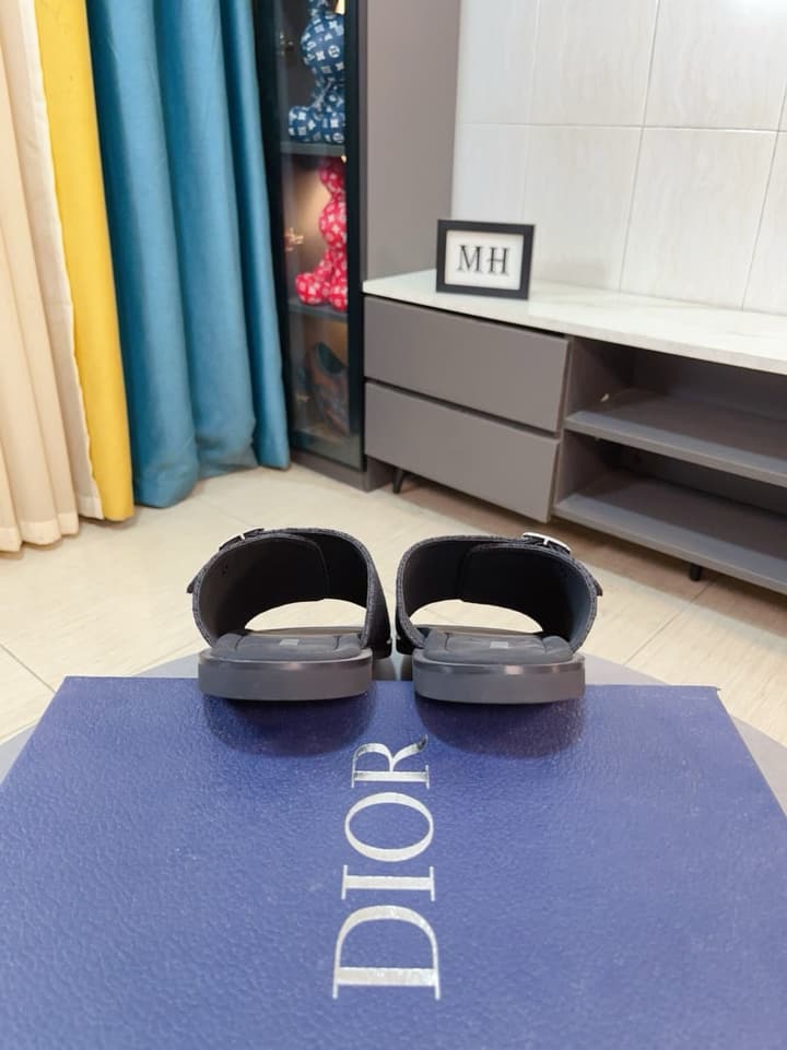 Dior Aqua Suede Sandals – Spring/Summer Collection in Beige Oblique