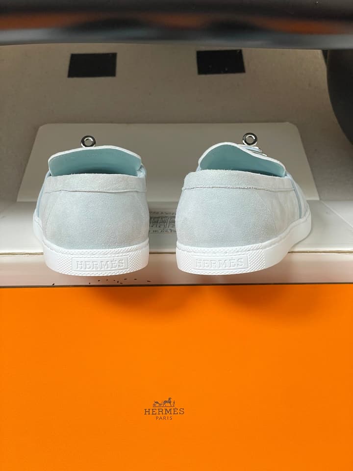 Hermès Mind Suede Kelly Buckle Loafers – 26S Spring/Summer Collection in Beige Suede
