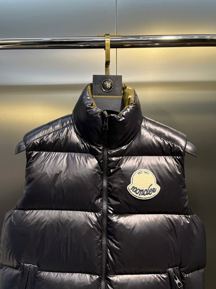 Moncler Lipsi Men's Down Vest – Early Autumn Collection in Black
