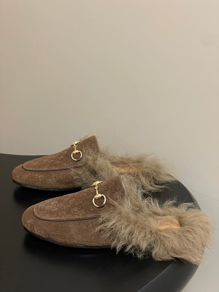 Gucci Princetown Classic Wool Mules – 2025 Fall Latest Edition in Black Croc Embossed Leather