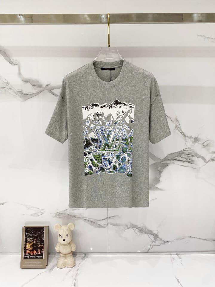 Louis Vuitton Snow Mountain Ice Cube Logo T-Shirt in Black