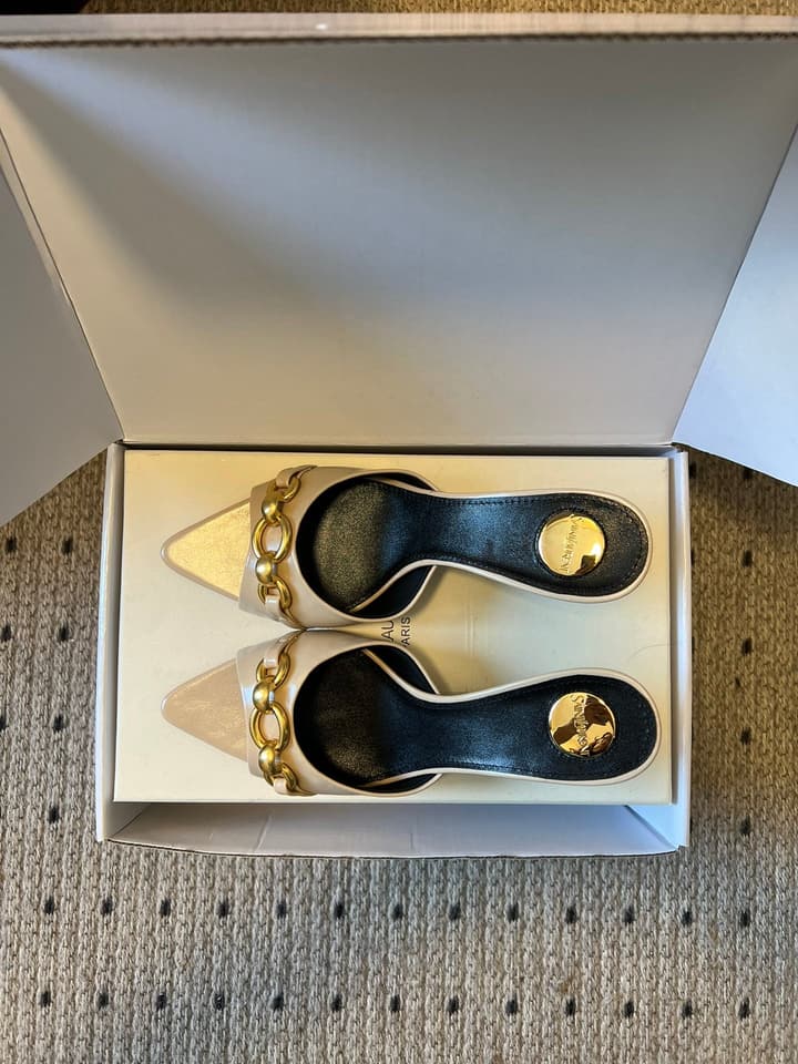 Saint Laurent Chain Pointed-Toe Heeled Mules – 26SS in Beige
