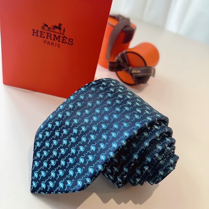 Hermès Animal Series Men's Silk Tie in Blue With Pink Pattern
