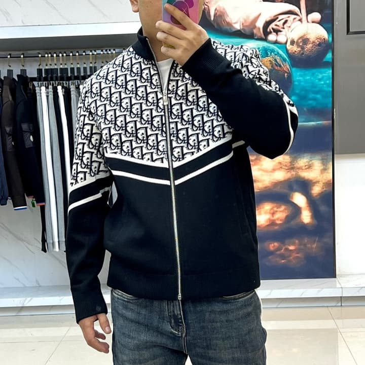 Gucci GG Logo Knit Zip Jacket – 2025FW in Black Monogram Knit