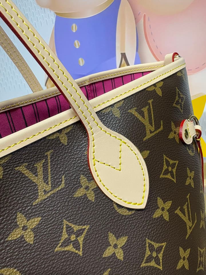 Louis Vuitton Neverfull Bandoulière Inside Out Tote Bag in Red