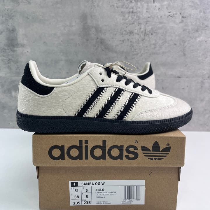 Adidas Samba OG Sneakers in Black