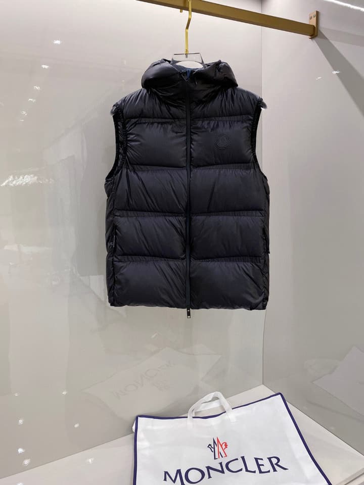 Moncler Goose Down Puffer Jacket – 2025FW in Dark Navy Hooded Vest
