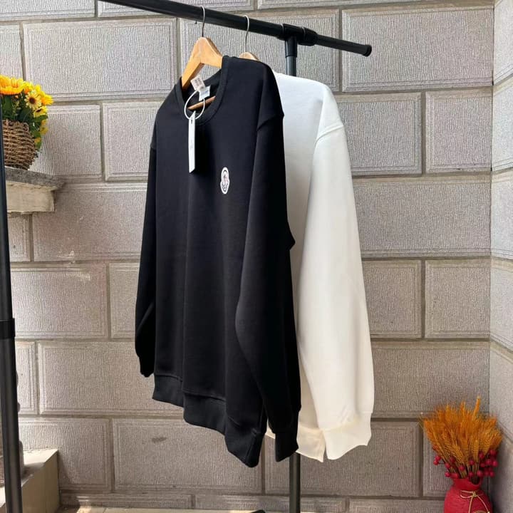 Moncler Classic Cotton Pullover Sweatshirt in Black Sweatshirt Display