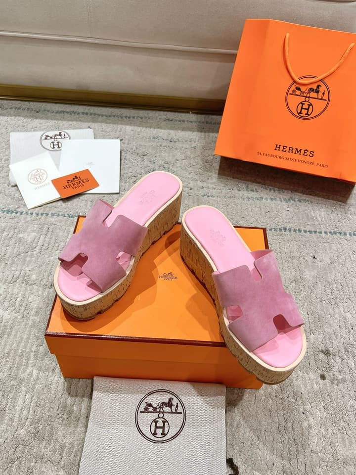 Hermès 2024 Spring/Summer Wedge Sandals – 2024 Spring/Summer Collection in White Leather