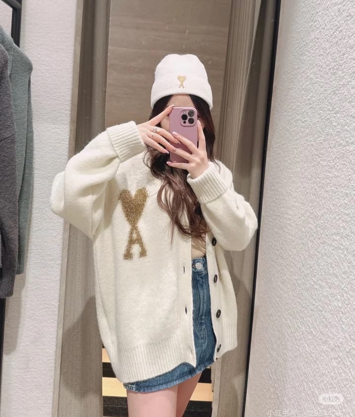 AMI Paris Holiday Limited Gold Heart Jacquard Cardigan – 24FW in Cream Gold Heart Cardigan
