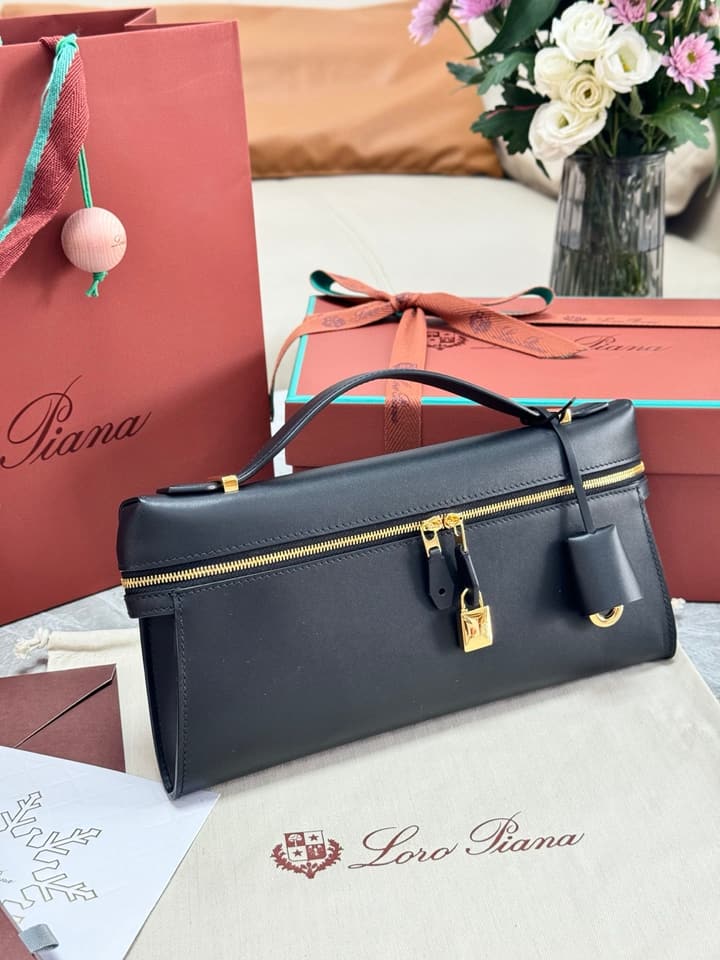 Loro Piana Extra Clutch L29 in Black Leather
