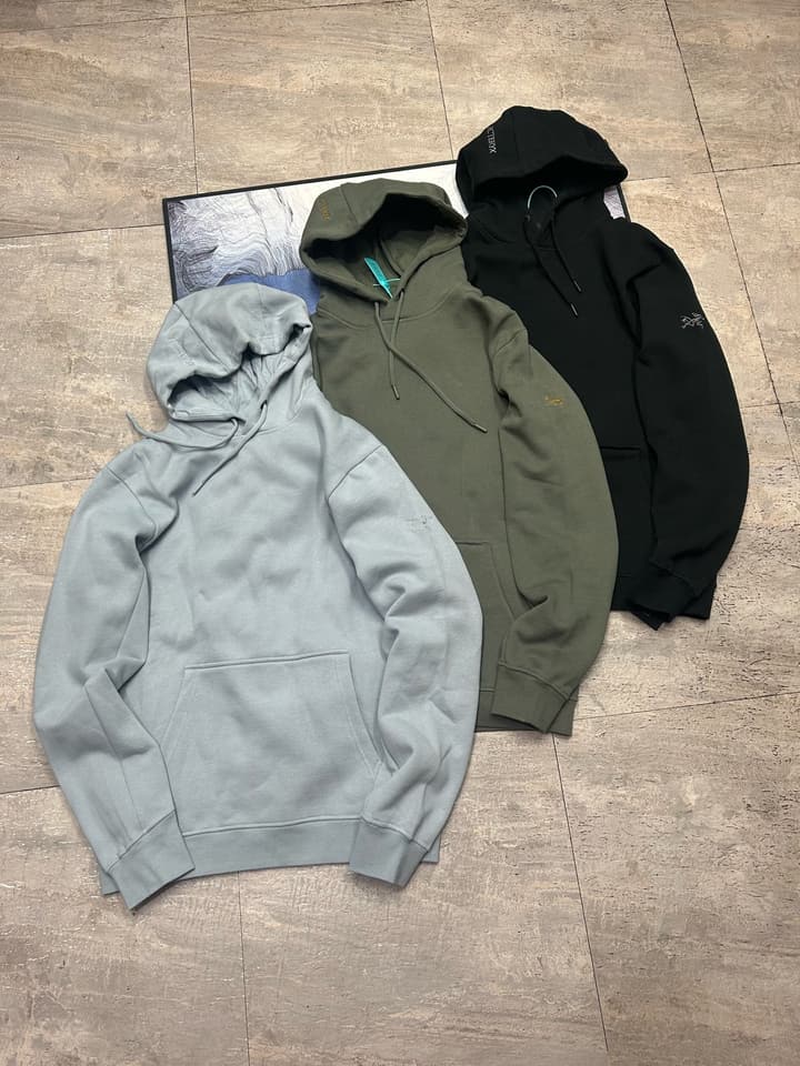 Arc'teryx Emblem Fleece Hoodie in Classic Black