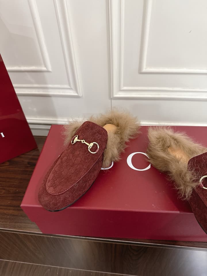 Gucci Tuscan Wool Loafers – Autumn/Winter Must-Have in Beige Gg Monogram With Tan Fur