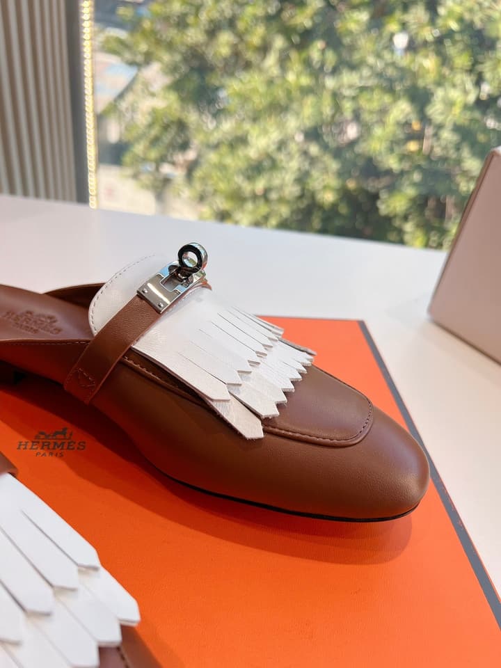 Hermès Calfskin Mules – 25SS/FW Collection in Black Embossed Leather With Silver Hardware
