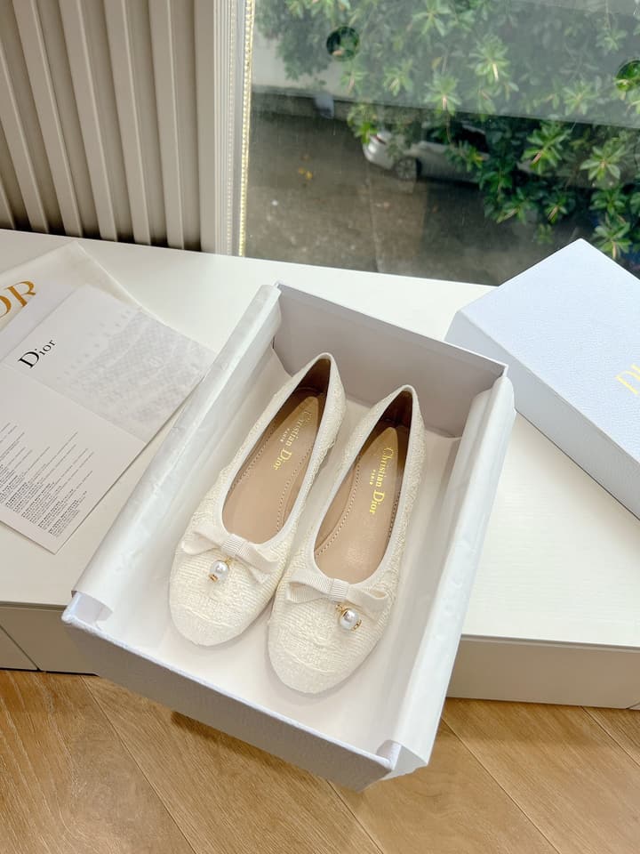 Dior Embroidered Leather Loafers – 2024 Spring Collection in Cream