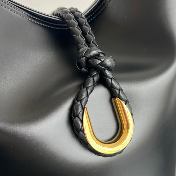 Bottega Veneta Liberta Bucket Bag – 25SS in Black