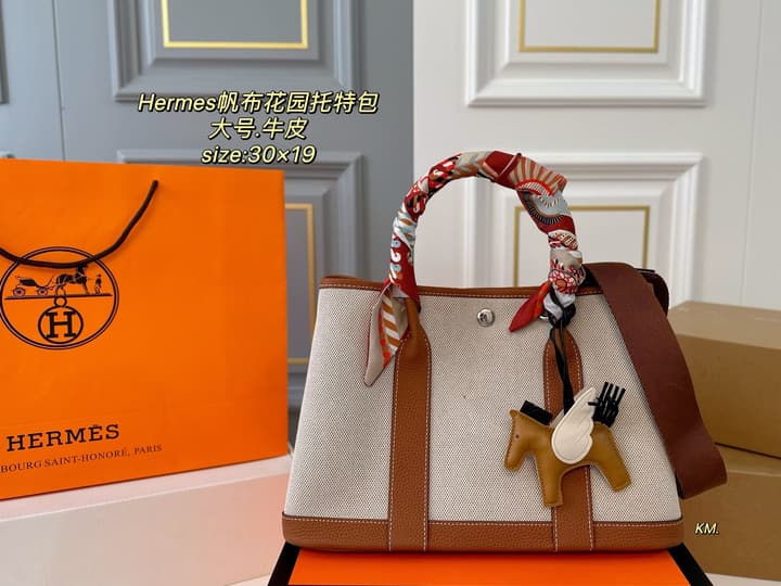 Hermès Canvas Garden Tote Bag in Light Canvas With Earth Tone Scarf