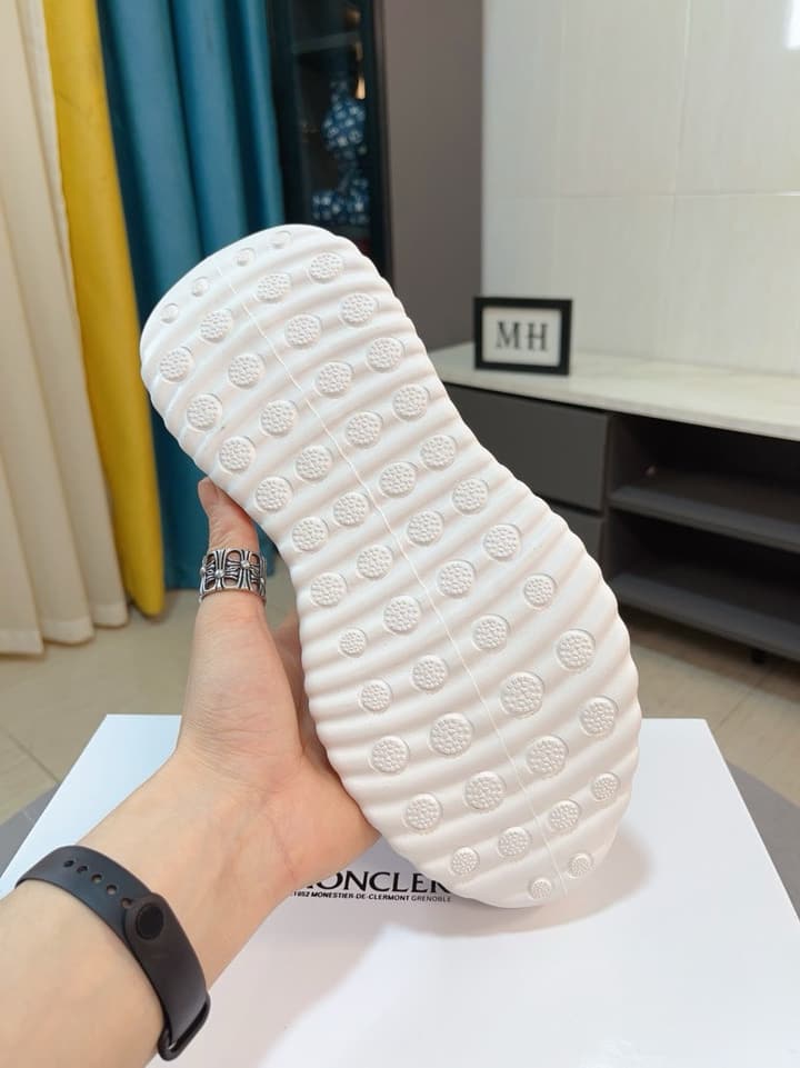Moncler Calfskin Lace-Up Casual Sneakers in Black & White