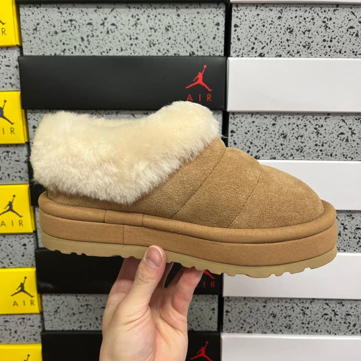UGG Thick-Soled Low-Cut Fur Snow Boots in Olive Suede Patterned Trim