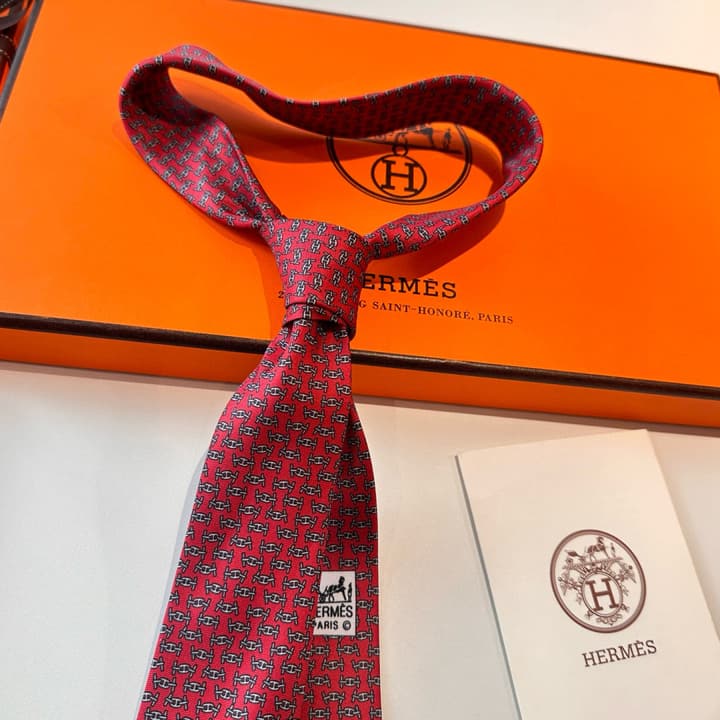 Hermès Men's Silk Tie Series in Dark