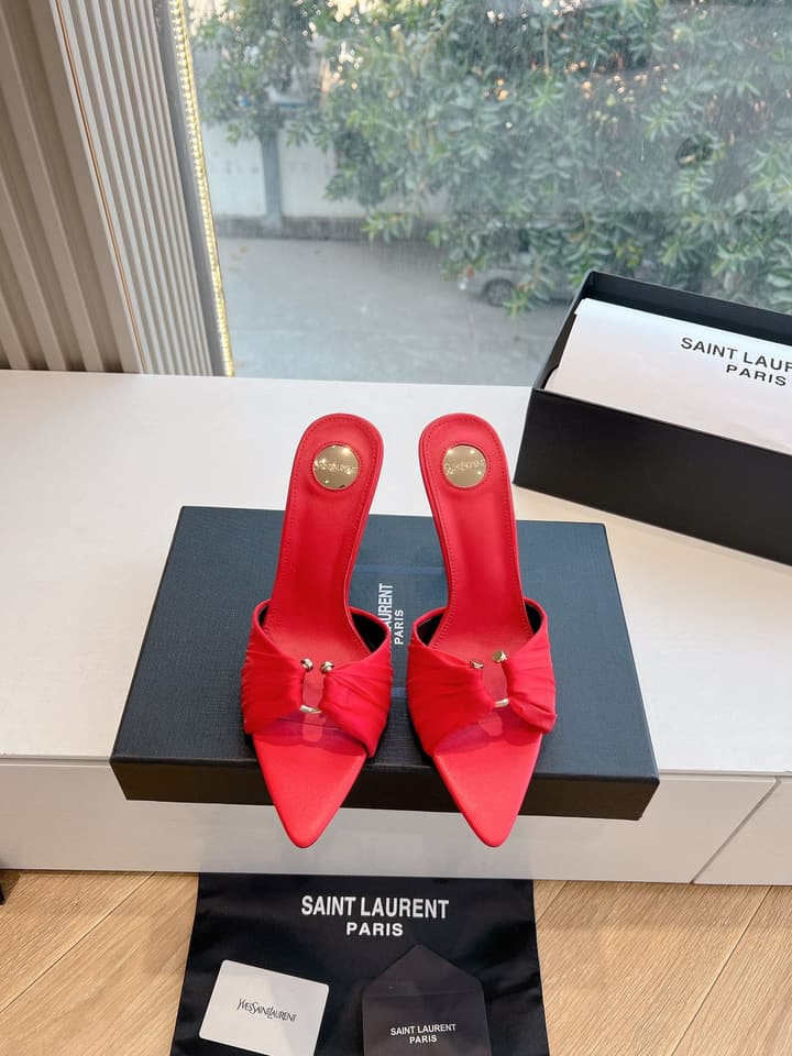 Saint Laurent Lee Metal Chain Pointed-Toe Pumps in Black Satin