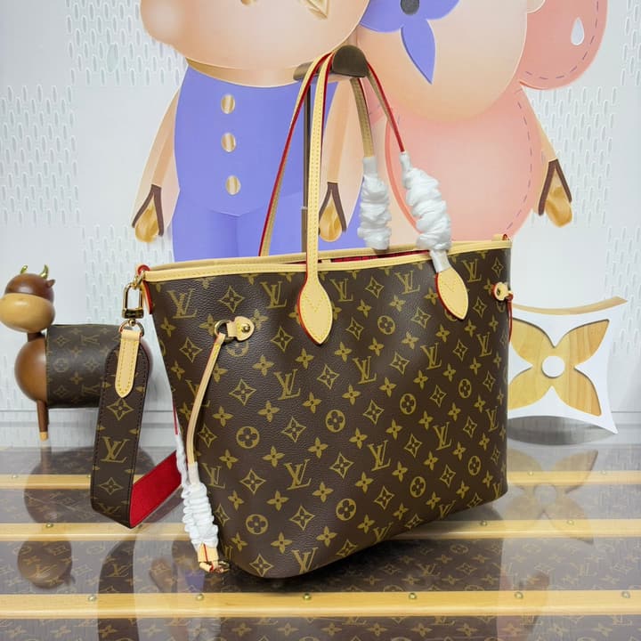 Louis Vuitton Neverfull Bandoulière Inside Out Tote Bag in Red