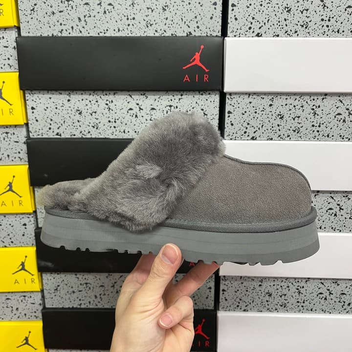 UGG Thick-Soled Low-Cut Fur Snow Boots in Olive Suede Patterned Trim