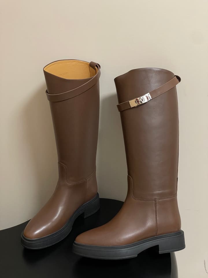 Hermès Jumping Kelly Buckle Knee-High Boots in Black Leather