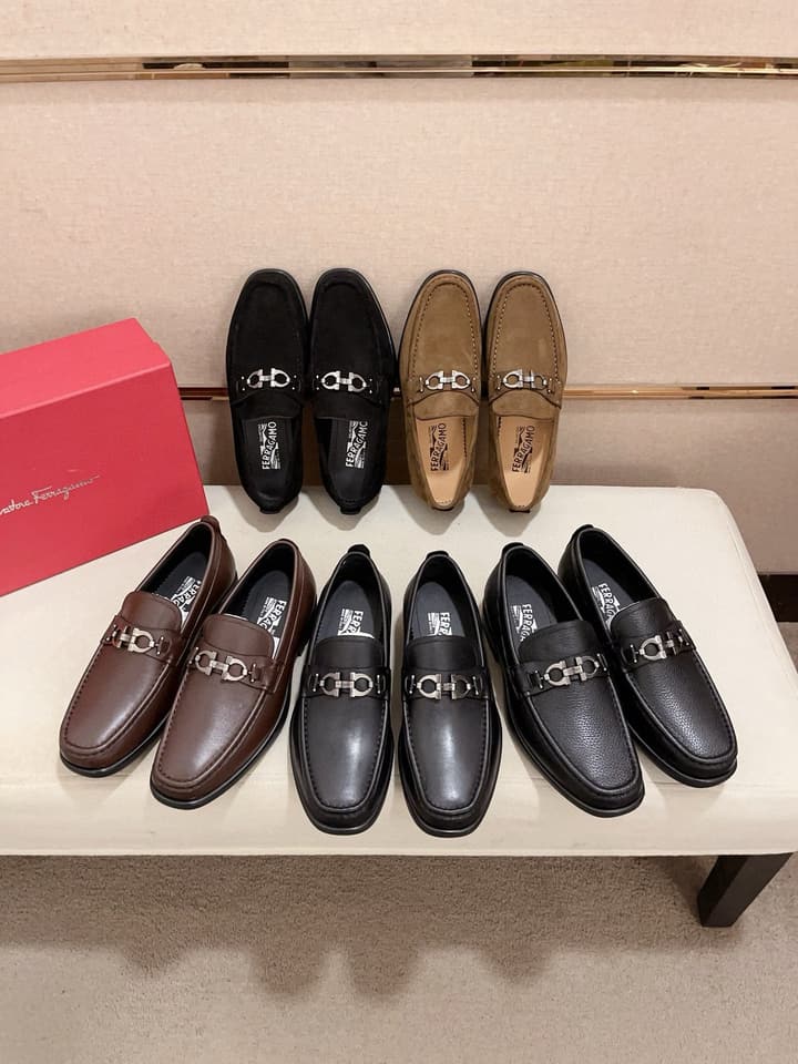 Ferragamo Driving Shoes in Shiny Black Leather
