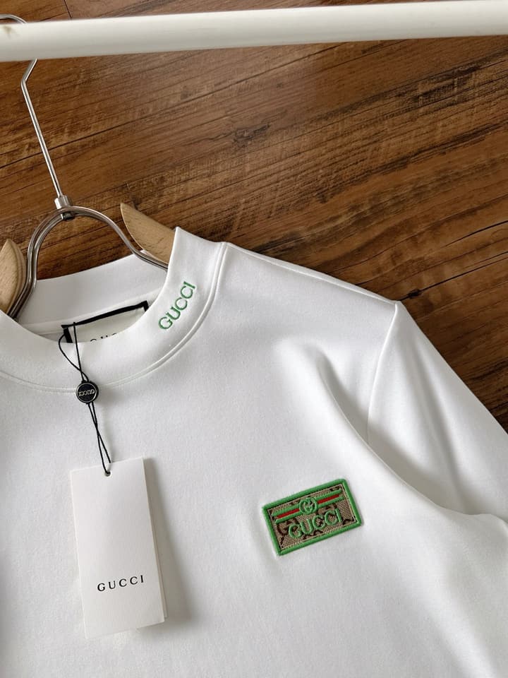 Gucci Long Sleeve T-Shirt – 2025FW in Black With Light Logo