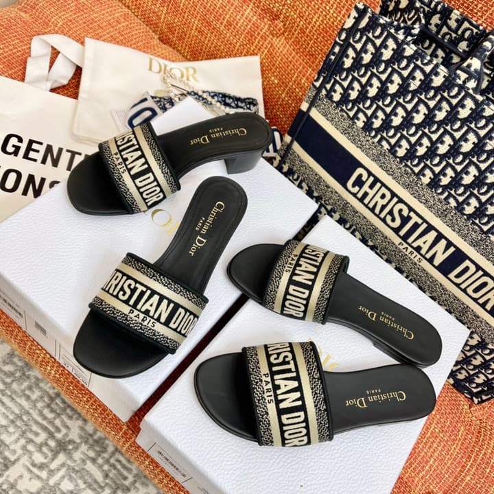 Dior Ladies Oblique Embroidered Slides – Spring/Summer Collection