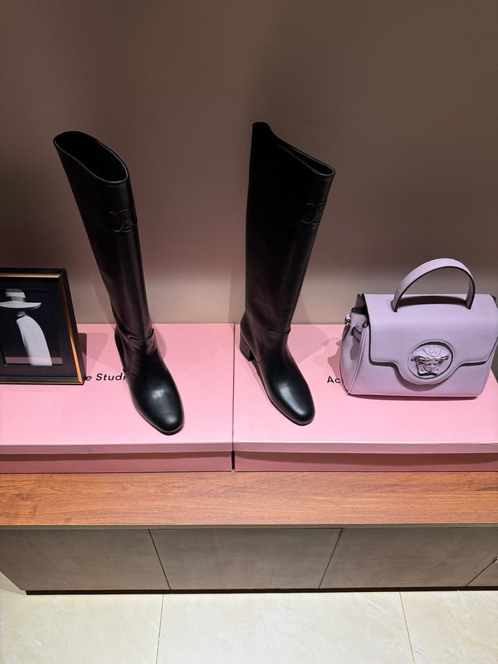 Celine Retro Chunky Heel Knee-High Boots – 24SS Autumn/Winter Collection in Lustrous Black
