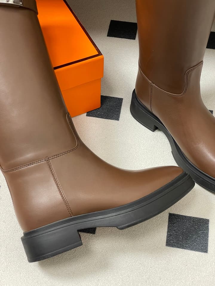 Hermès Jumping Kelly Buckle Knee-High Boots in Black Leather