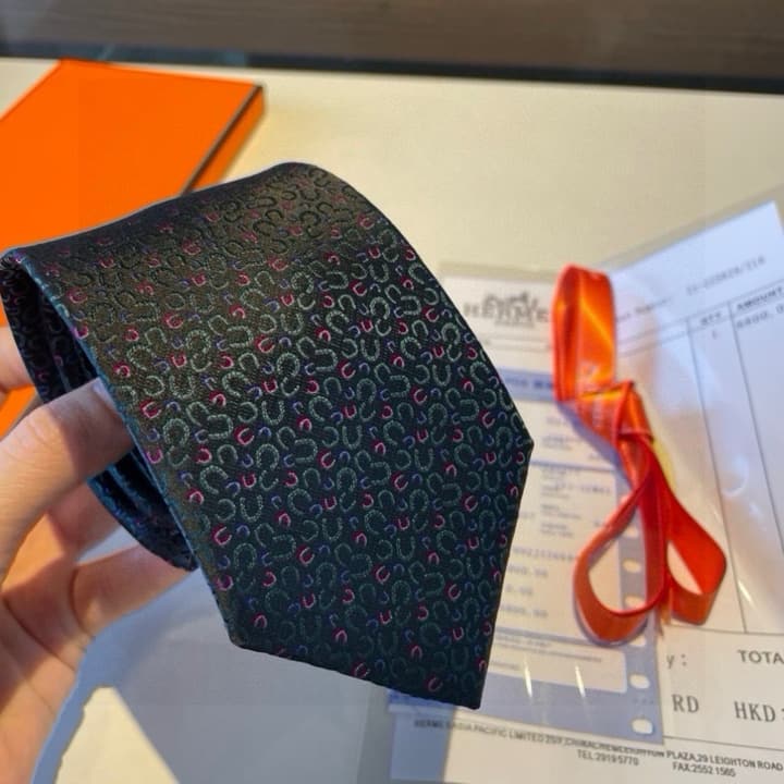 Hermès Men's New Tie Series in Burgundy