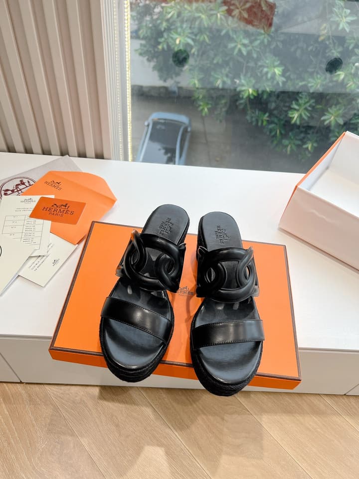 Hermès Wedge Sandals – Spring/Summer 2024 Collection in Black