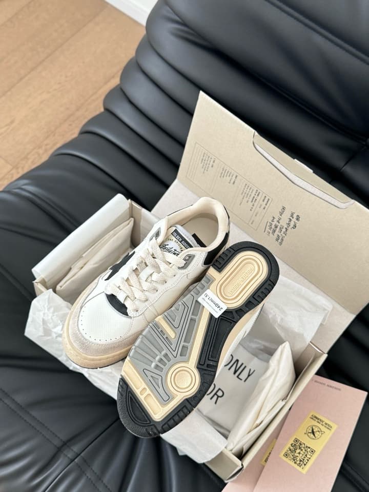 Golden Goose Graffiti Sneakers – 2024 Collection in Cream With Black Star