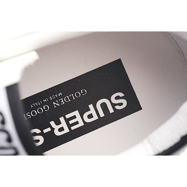 Golden Goose Super Star Sneakers – 2023 Collection in Bright Metallic Outline Star