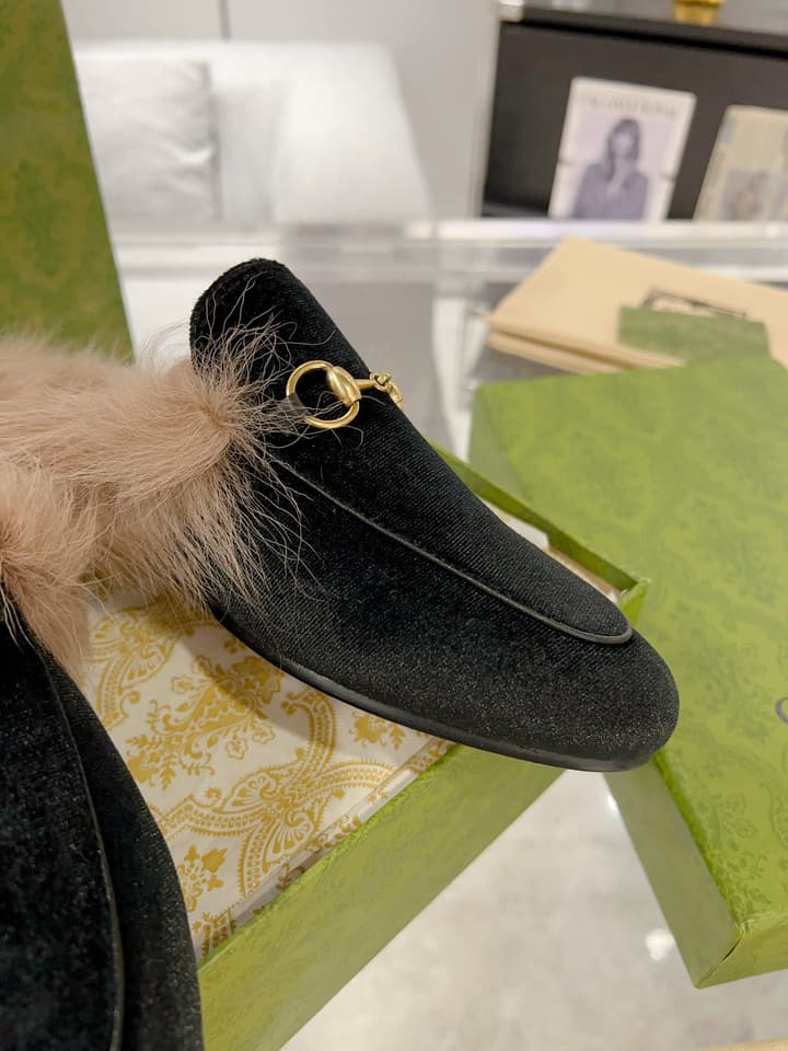 Gucci Toscana Sheepskin Loafers in Black Patent Embossed With Tan Shearling