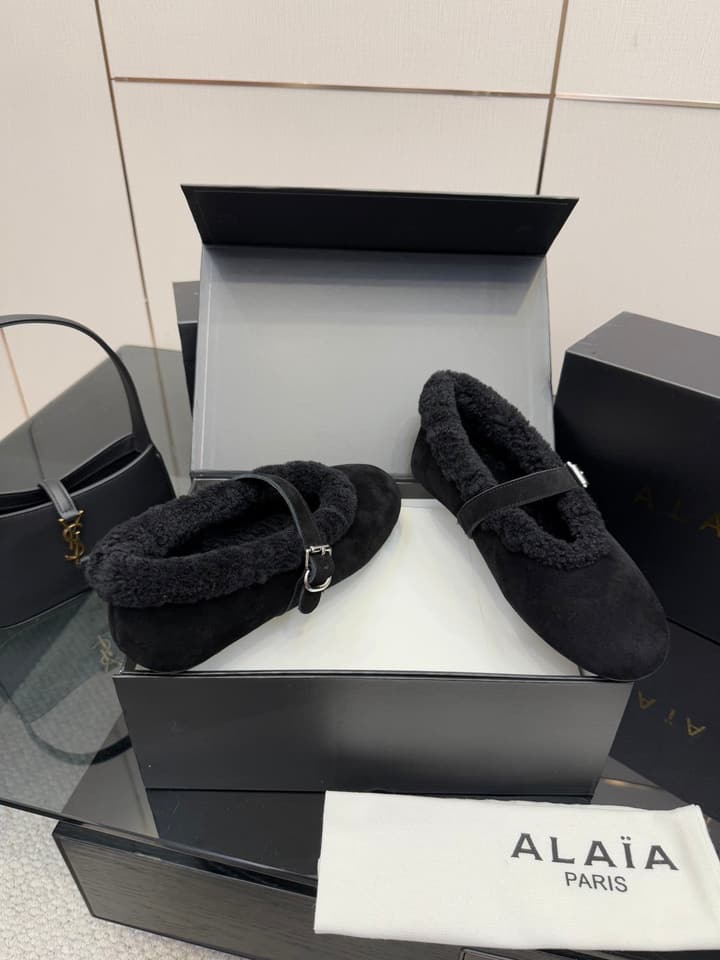 Alaïa Wool-Lined Mary Jane Ballerina Flats – 25SS/FW Collection in Black Suede
