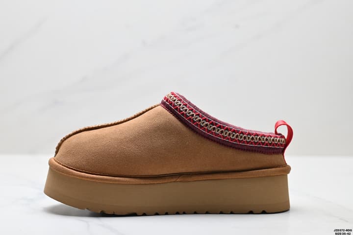 UGG Tazz Slip-On Snow Boots in Sand Braid