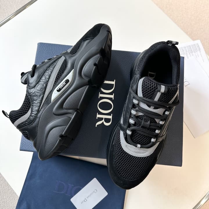Dior B22 Men's Retro Jogging Sneakers in Black And White Patterned