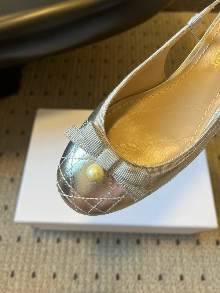 Dior ADIORABLE Pearl Bow Slingback Sandals – 2025 Collection in Cream Woven Pearl Bow
