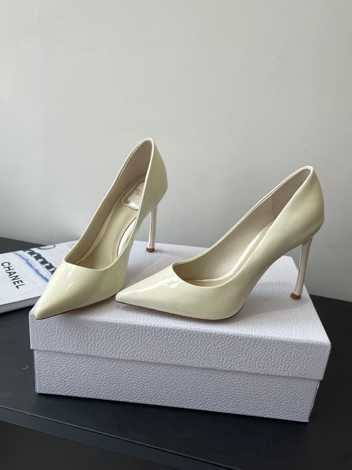 Dior Pointed High-Heel Pumps – 25SS Spring/Summer Collection in Patent Burgundy