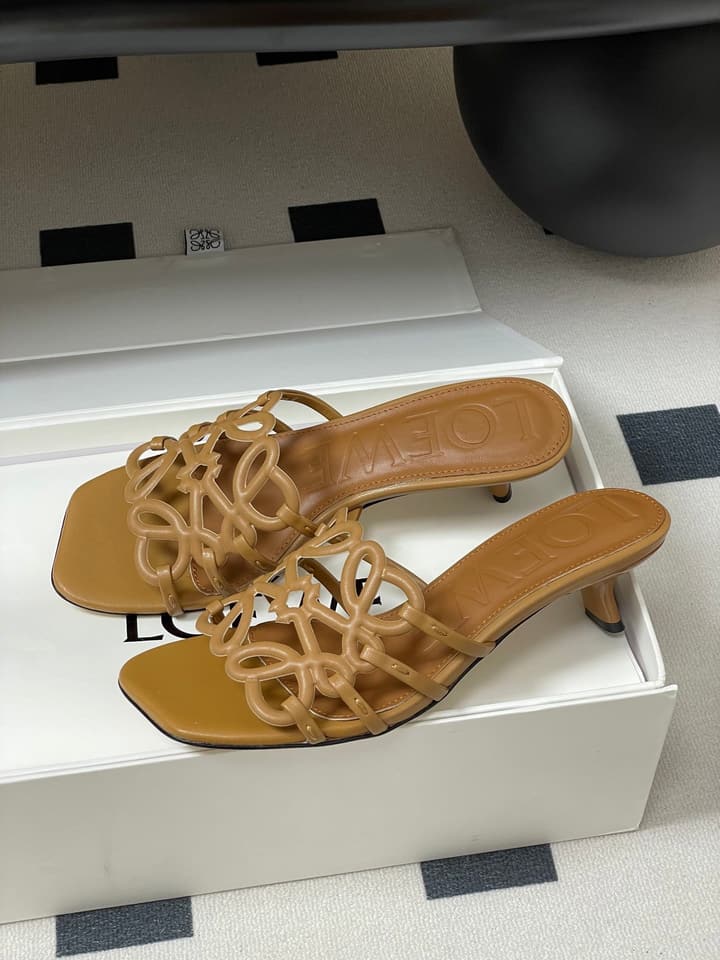 Loewe Hollow-Out Woven Kitten Heel Mules – 25SS Collection in Black