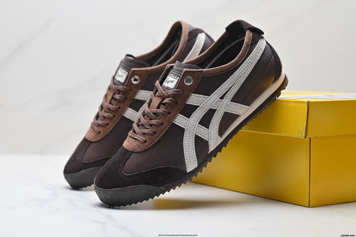 Onitsuka Tiger NIPPON MADE Mexico 66 Deluxe Sneakers in Dark Brown Leather With Off-white Stripes