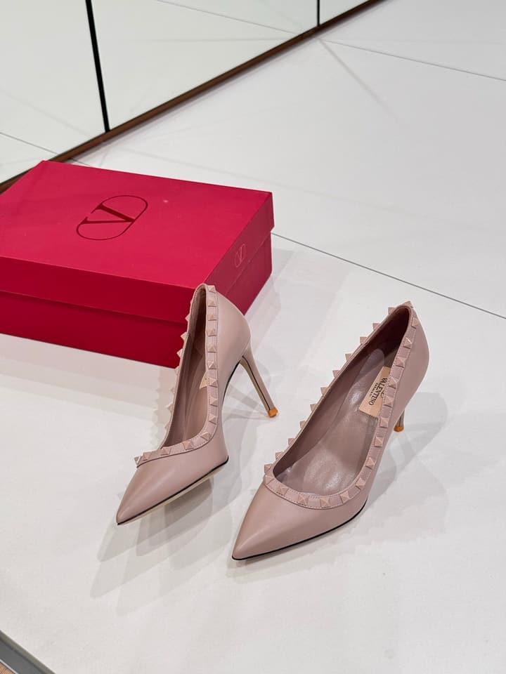 Valentino Classic High-Heel Pumps in Nude Pink Studded