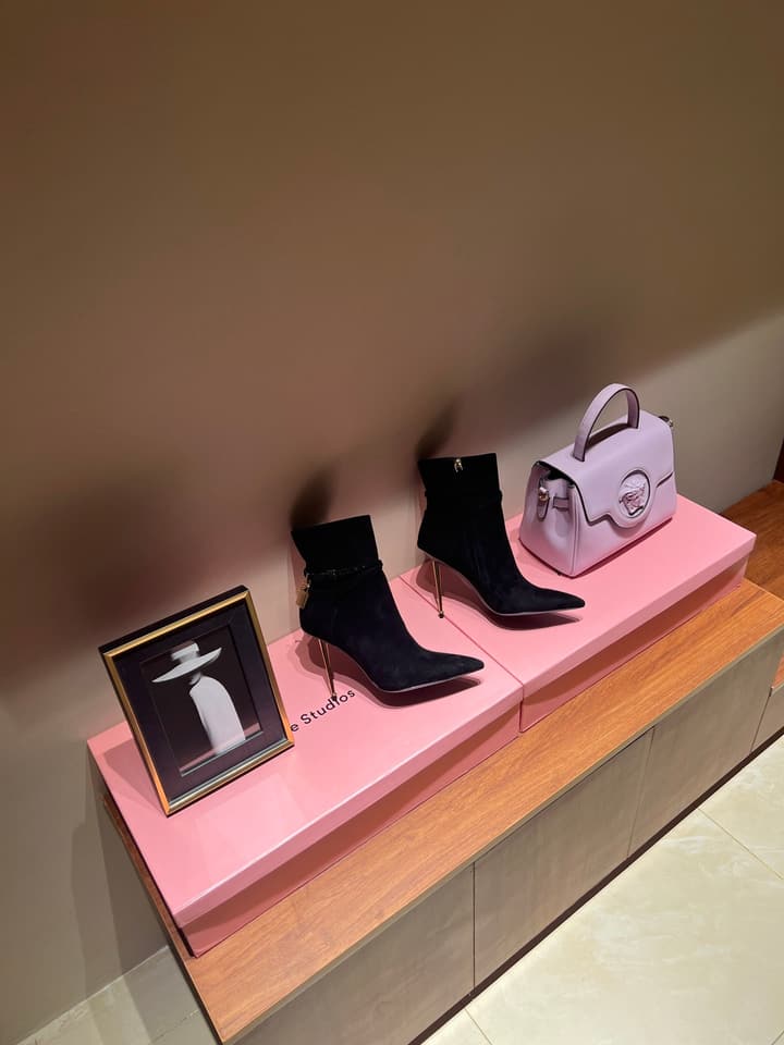 Tom Ford Luxury Metal Heel Ankle Boots in Black Leather
