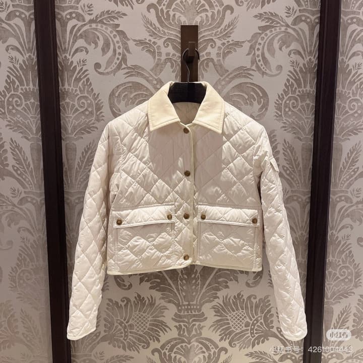 Moncler Diamond Quilted Padded Short Jacket in Black
